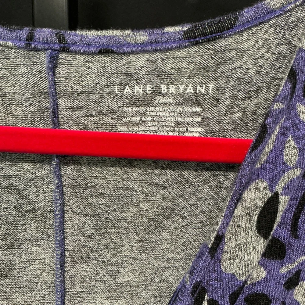 Lane Bryant Top Illusion Collection 22/24 Purple Abstract Twist Front V-Neck - Picture 2 of 9